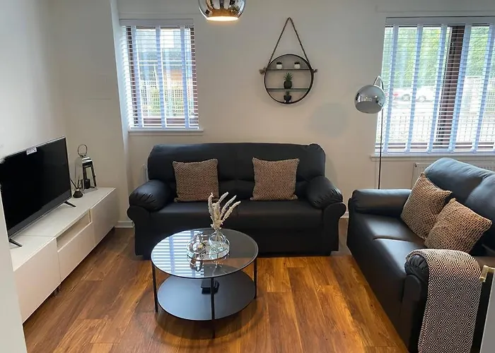 Perfectly Situated Luxury 2 Bedroom Apartment