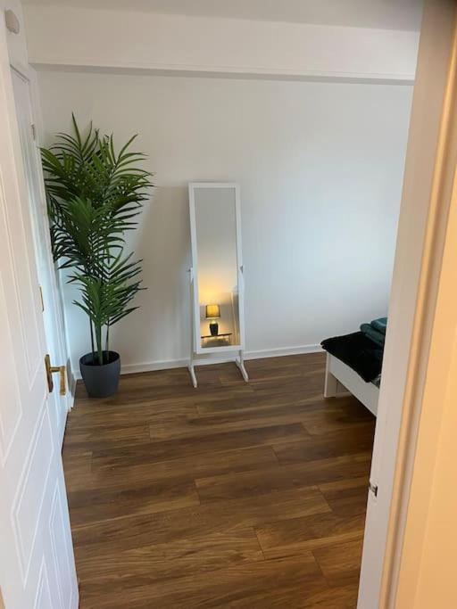 Apartment Perfectly Situated Luxury 2 Bedroom *
